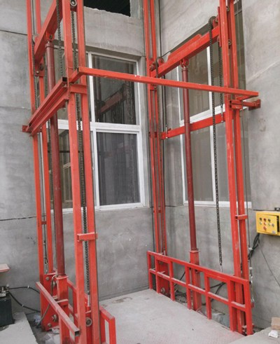 液压升降平台分类_液压升降平台应用领域_遂宁市大吨位升降货梯如何操作