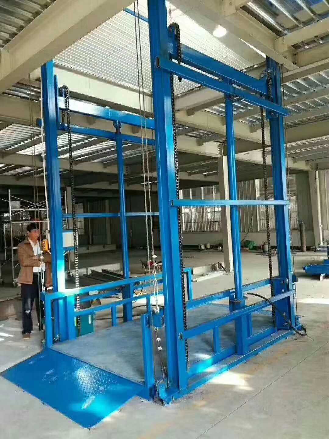 链条货梯怎样安装_22米链条升降货梯如何控制_链条升降机工作原理